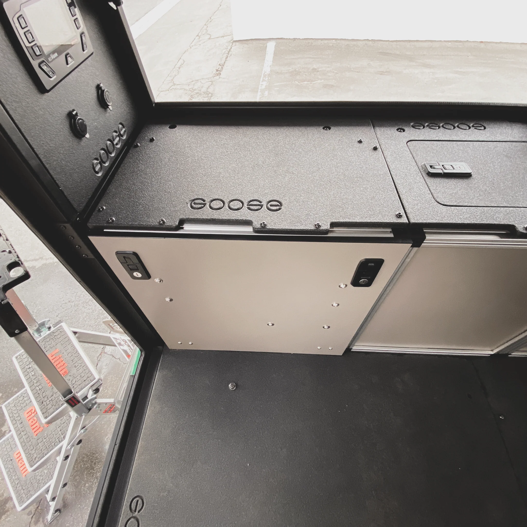 Alu-Cab Canopy Camper V2 - Ford Ranger 2019-2023 - Rear Power Management Module - 6' Bed - Image 2