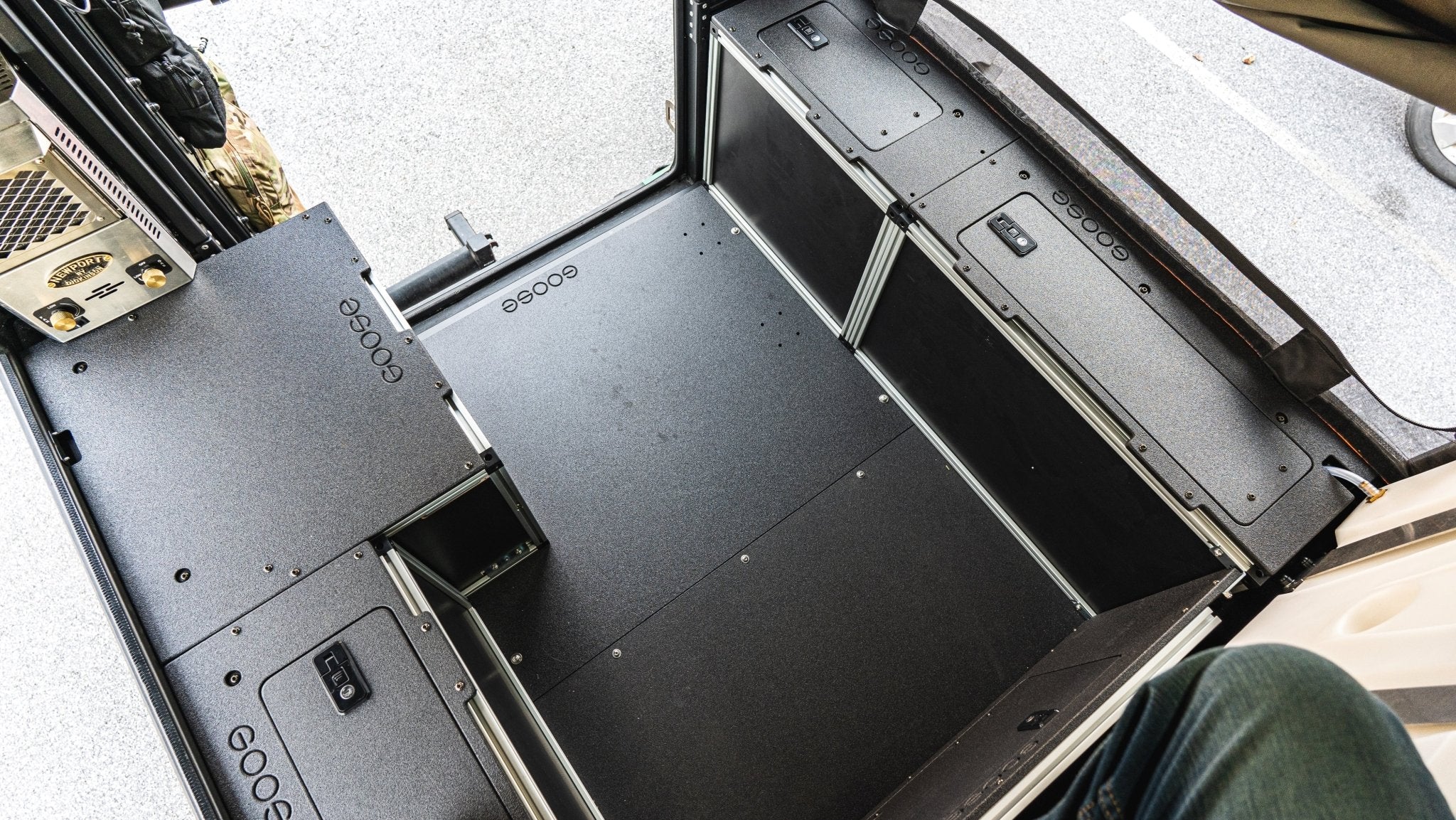 Alu-Cab Canopy Camper V2 - Toyota Tacoma 2005-2023 - Rear Utility Module - 5' Bed - Image 2