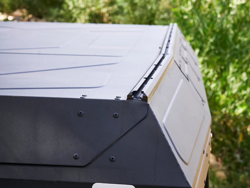 Alu-Cab ModCAP Camper - Image 11
