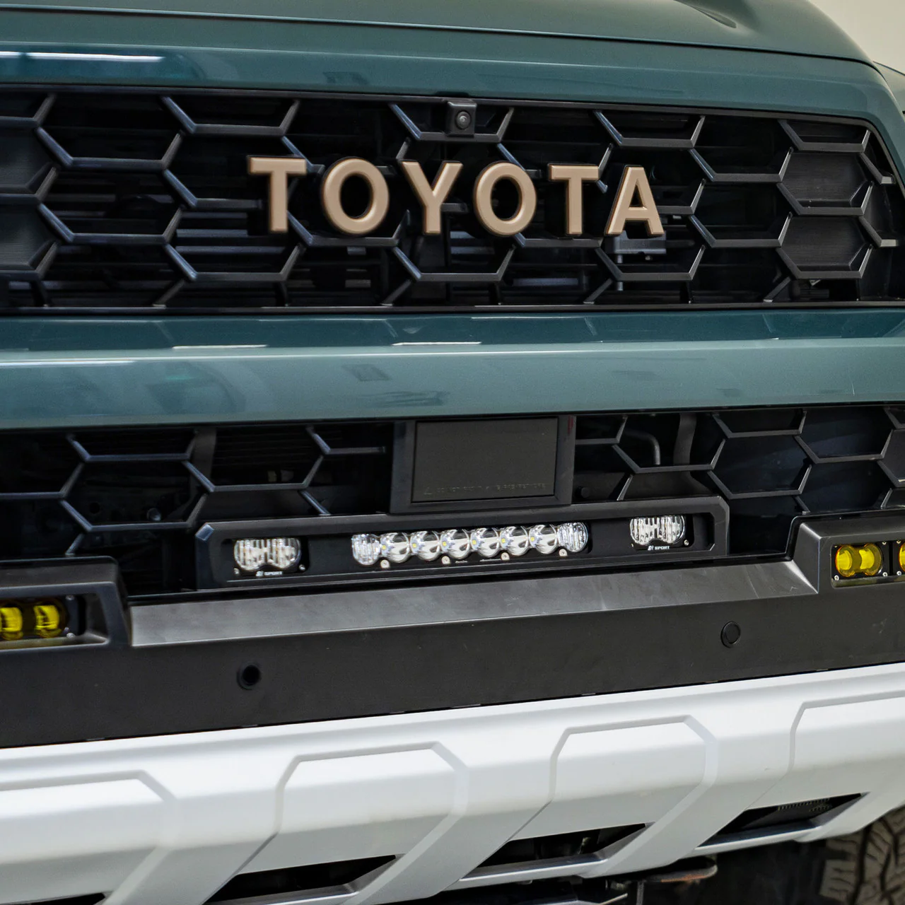 Baja Designs S8 10-Inch/S2 Pro Grille Light Replacement Kit 2025-2026 Toyota 4Runner - Image 2