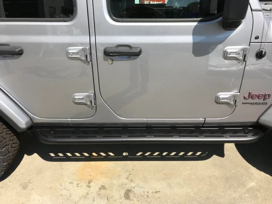 Greenlane Jeep JL 4 Door Aluminum Side Steps - Image 6