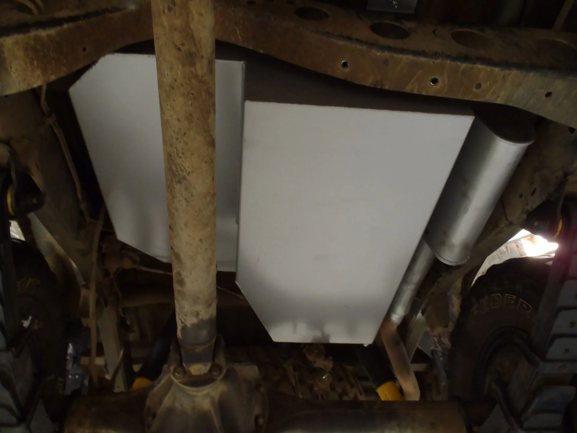 Long Range America Toyota Land Cruiser 75/78 Series, Late Troopy (1991-2006) - 25 Gallon Auxiliary
