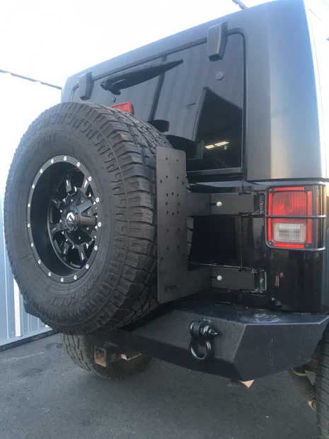 RotoPAX Jeep JK Tailgate Mount - Image 3
